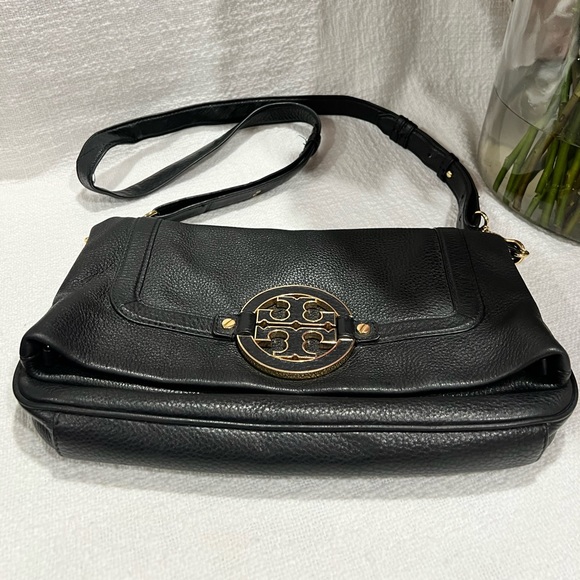 Beautiful Tory Burch Amanda Fold-Over Messenger Bag in large size - Picture 11 of 14